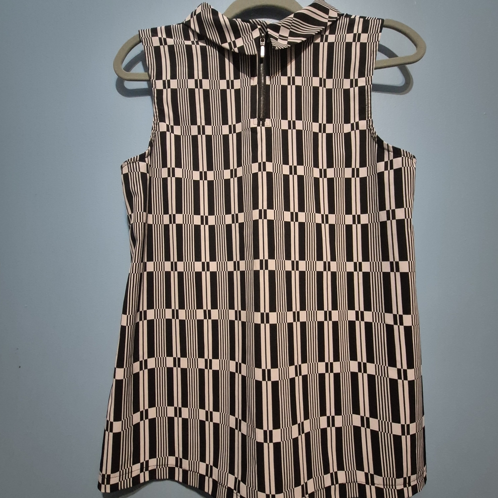 Reitmans Black & White Geometric Mock Neck Tank